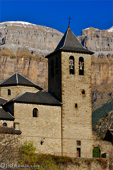 Foto de Iglesia de San Salvador en Torla, Huesca