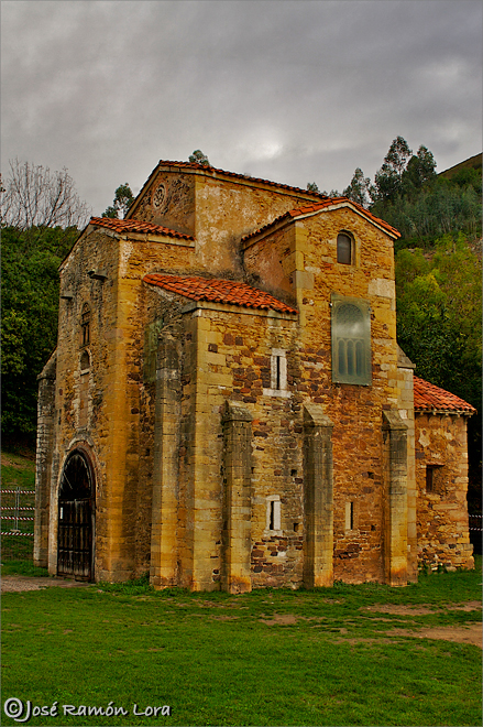 Iglesia de San Miguel de Lillo. Oviedo. Asturias Iglesia de San Miguel de Lillo. Oviedo. Asturias
